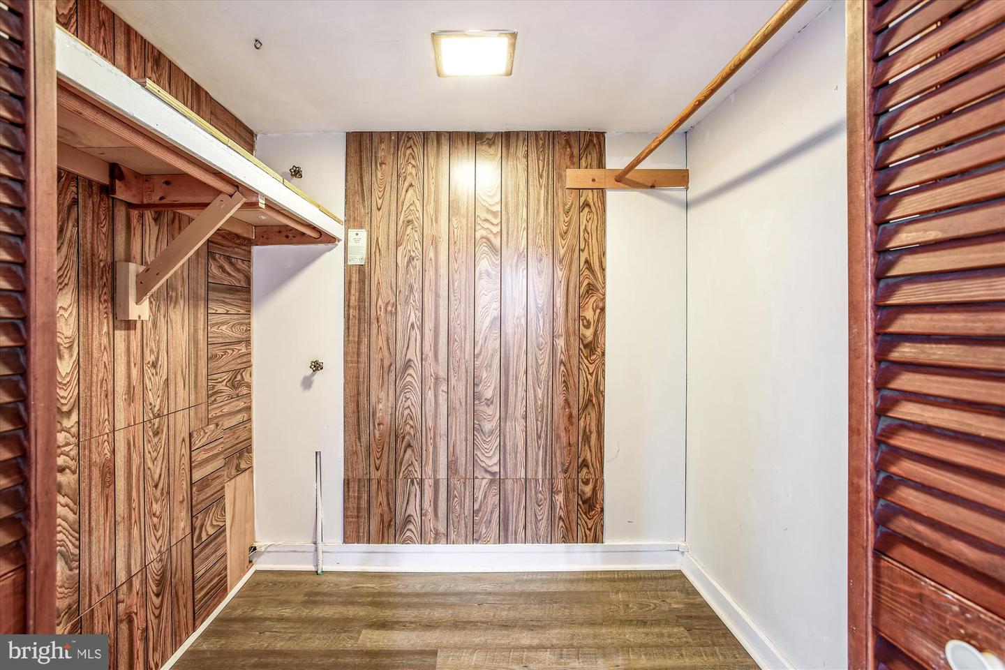 3305 GRAHAM RD, FALLS CHURCH, Virginia 22042, 4 Bedrooms Bedrooms, ,2 BathroomsBathrooms,Residential,For sale,3305 GRAHAM RD,VAFX2247742 MLS # VAFX2247742