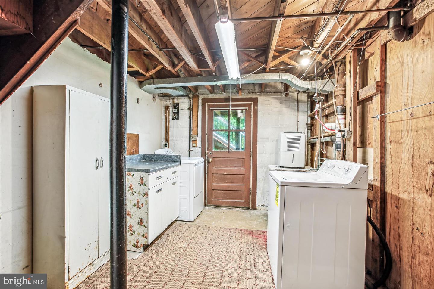 3305 GRAHAM RD, FALLS CHURCH, Virginia 22042, 4 Bedrooms Bedrooms, ,2 BathroomsBathrooms,Residential,For sale,3305 GRAHAM RD,VAFX2247742 MLS # VAFX2247742