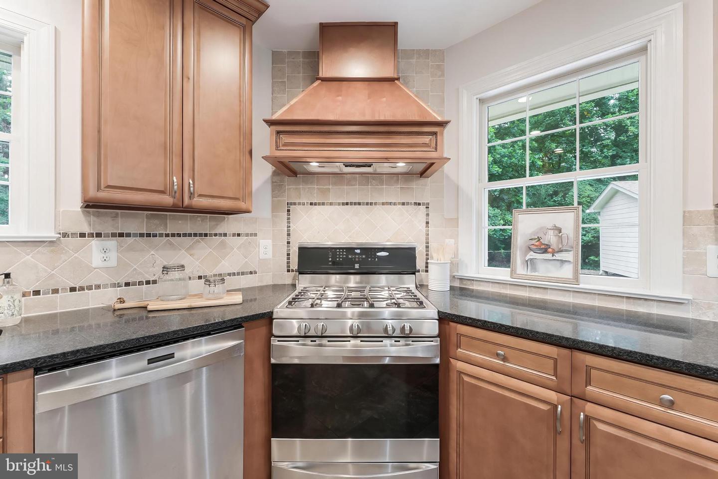6440 ICHABOD PL, FALLS CHURCH, Virginia 22042, 4 Bedrooms Bedrooms, ,3 BathroomsBathrooms,Residential,For sale,6440 ICHABOD PL,VAFX2248054 MLS # VAFX2248054
