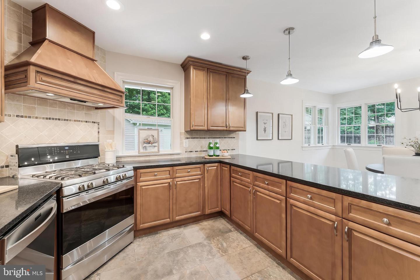 6440 ICHABOD PL, FALLS CHURCH, Virginia 22042, 4 Bedrooms Bedrooms, ,3 BathroomsBathrooms,Residential,For sale,6440 ICHABOD PL,VAFX2248054 MLS # VAFX2248054