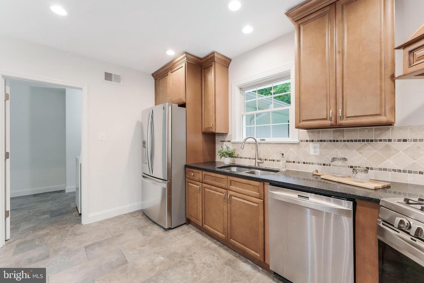 6440 ICHABOD PL, FALLS CHURCH, Virginia 22042, 4 Bedrooms Bedrooms, ,3 BathroomsBathrooms,Residential,For sale,6440 ICHABOD PL,VAFX2248054 MLS # VAFX2248054