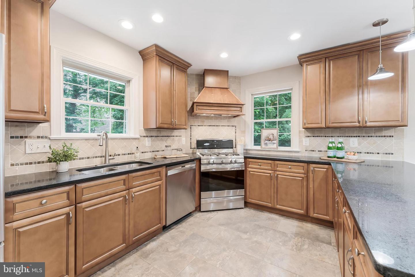 6440 ICHABOD PL, FALLS CHURCH, Virginia 22042, 4 Bedrooms Bedrooms, ,3 BathroomsBathrooms,Residential,For sale,6440 ICHABOD PL,VAFX2248054 MLS # VAFX2248054