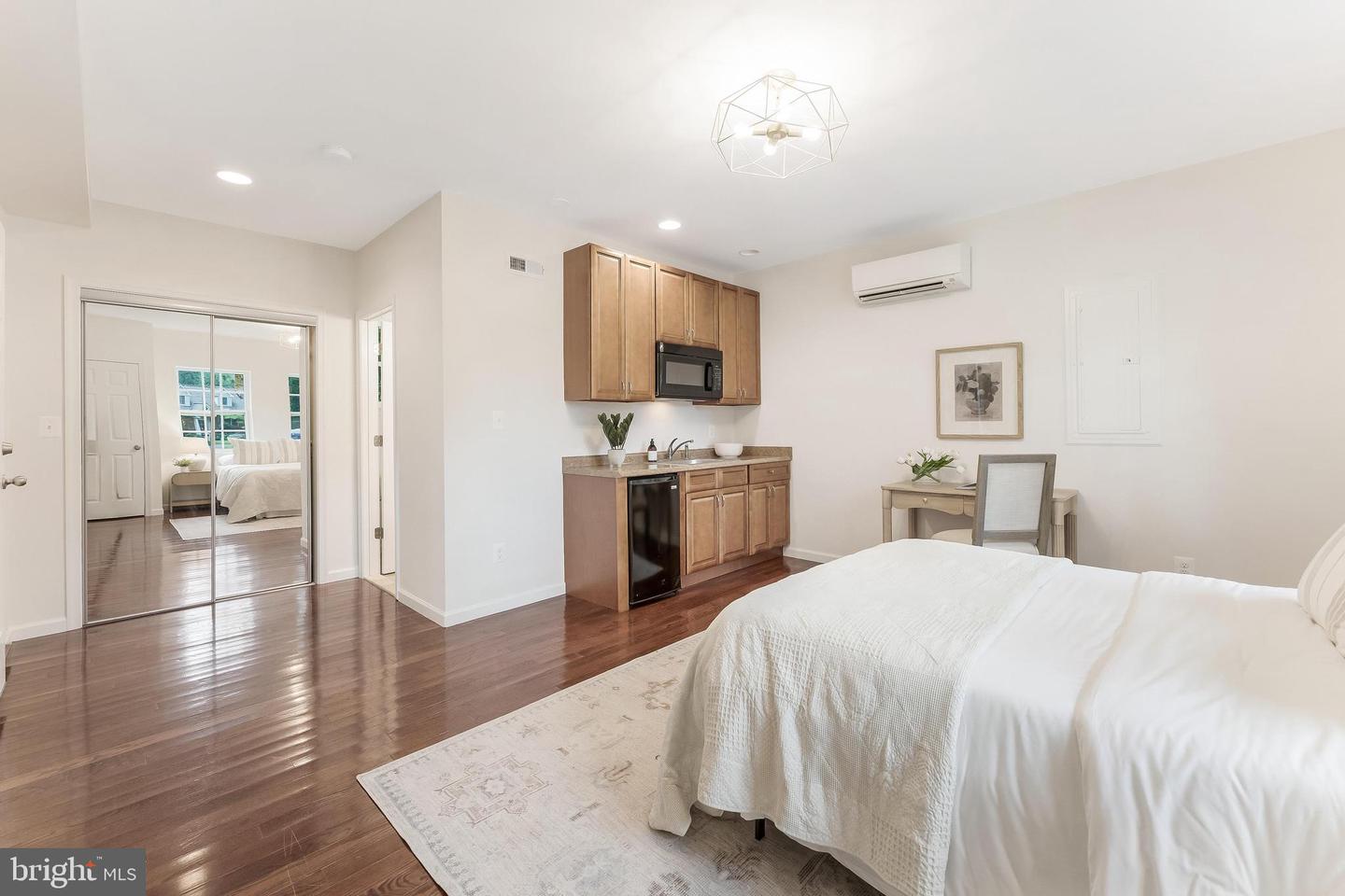 6440 ICHABOD PL, FALLS CHURCH, Virginia 22042, 4 Bedrooms Bedrooms, ,3 BathroomsBathrooms,Residential,For sale,6440 ICHABOD PL,VAFX2248054 MLS # VAFX2248054
