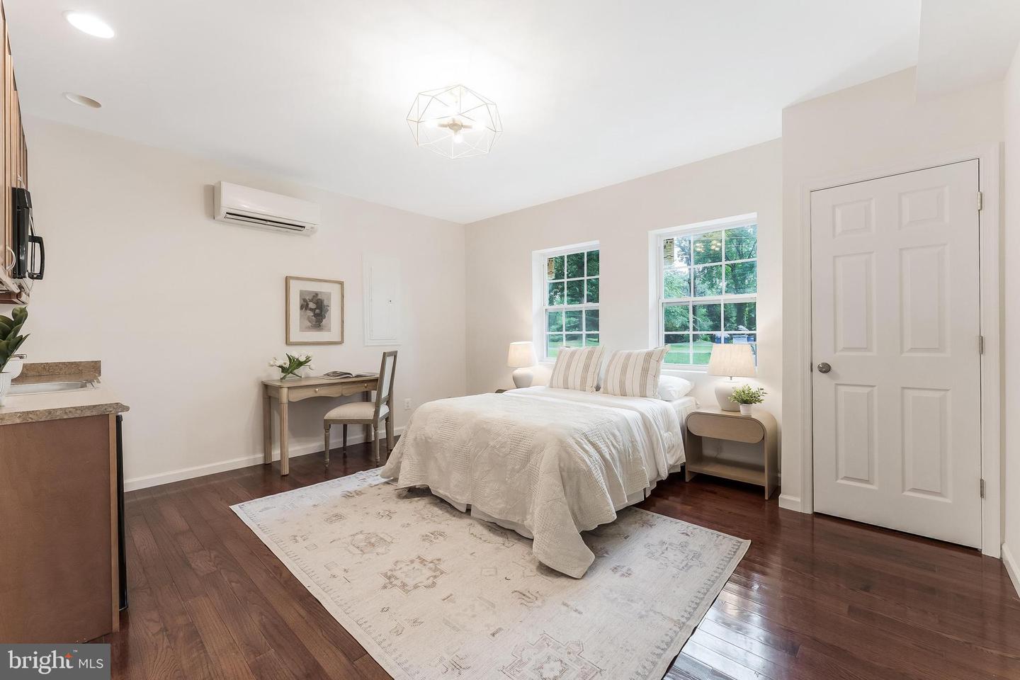 6440 ICHABOD PL, FALLS CHURCH, Virginia 22042, 4 Bedrooms Bedrooms, ,3 BathroomsBathrooms,Residential,For sale,6440 ICHABOD PL,VAFX2248054 MLS # VAFX2248054