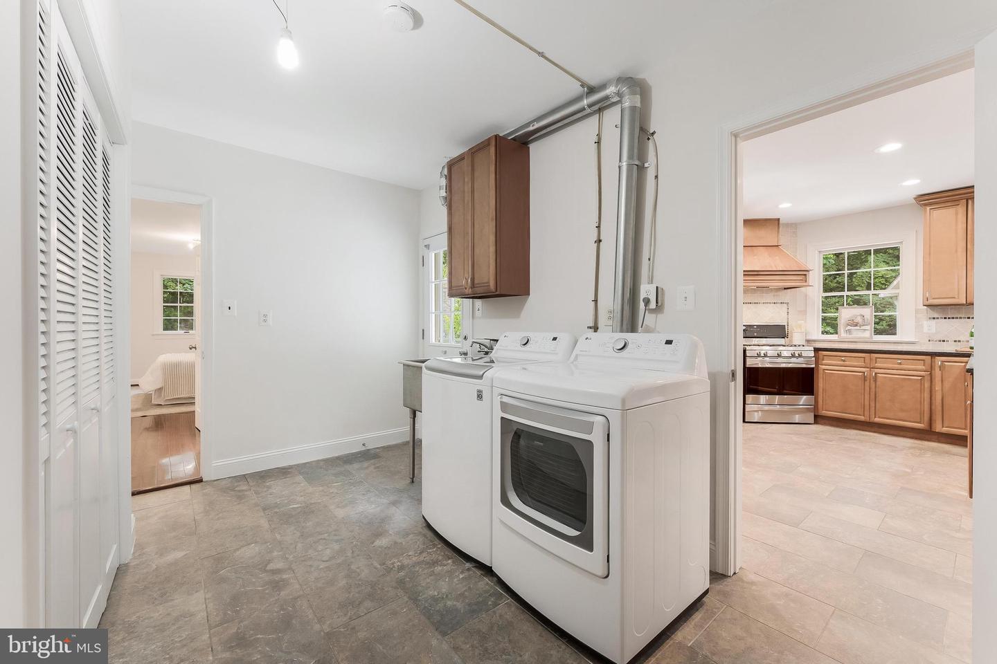 6440 ICHABOD PL, FALLS CHURCH, Virginia 22042, 4 Bedrooms Bedrooms, ,3 BathroomsBathrooms,Residential,For sale,6440 ICHABOD PL,VAFX2248054 MLS # VAFX2248054