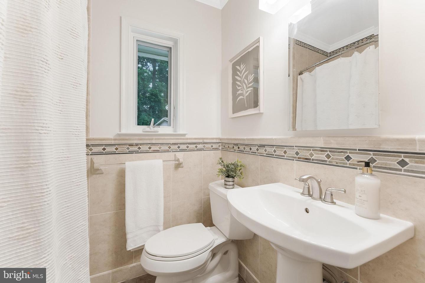 6440 ICHABOD PL, FALLS CHURCH, Virginia 22042, 4 Bedrooms Bedrooms, ,3 BathroomsBathrooms,Residential,For sale,6440 ICHABOD PL,VAFX2248054 MLS # VAFX2248054