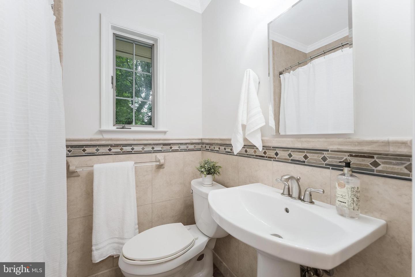 6440 ICHABOD PL, FALLS CHURCH, Virginia 22042, 4 Bedrooms Bedrooms, ,3 BathroomsBathrooms,Residential,For sale,6440 ICHABOD PL,VAFX2248054 MLS # VAFX2248054