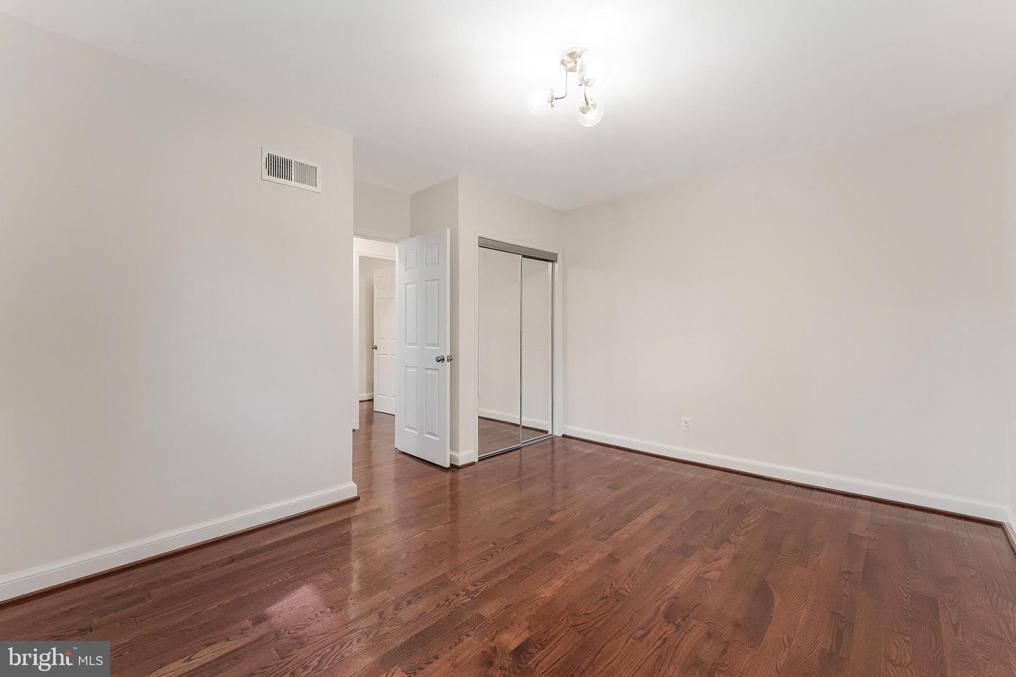 6440 ICHABOD PL, FALLS CHURCH, Virginia 22042, 4 Bedrooms Bedrooms, ,3 BathroomsBathrooms,Residential,For sale,6440 ICHABOD PL,VAFX2248054 MLS # VAFX2248054