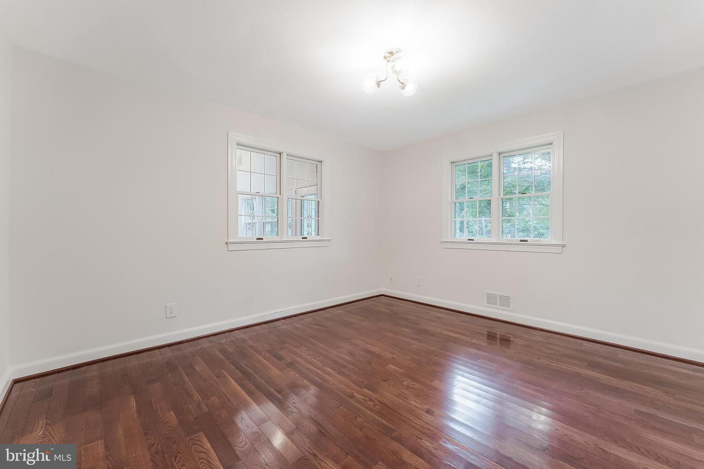 6440 ICHABOD PL, FALLS CHURCH, Virginia 22042, 4 Bedrooms Bedrooms, ,3 BathroomsBathrooms,Residential,For sale,6440 ICHABOD PL,VAFX2248054 MLS # VAFX2248054