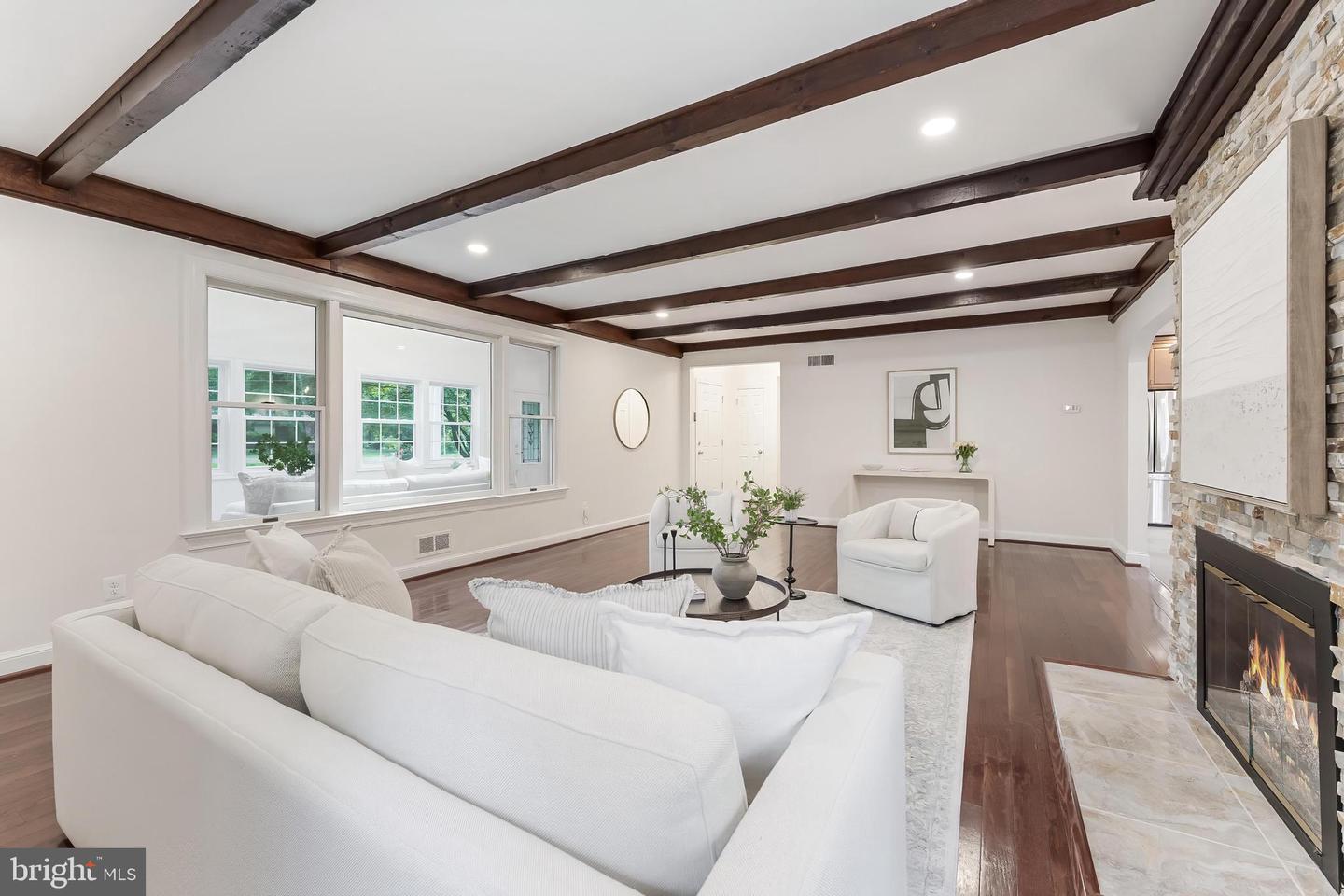 6440 ICHABOD PL, FALLS CHURCH, Virginia 22042, 4 Bedrooms Bedrooms, ,3 BathroomsBathrooms,Residential,For sale,6440 ICHABOD PL,VAFX2248054 MLS # VAFX2248054