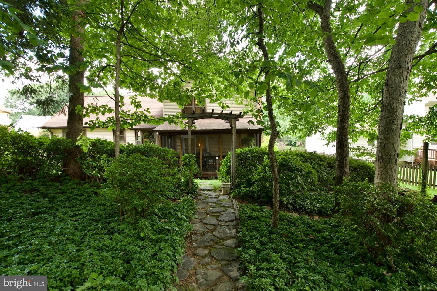 6012 BURNSIDE LANDING DR, BURKE, Virginia 22015, 4 Bedrooms Bedrooms, 12 Rooms Rooms,2 BathroomsBathrooms,Residential,For sale,6012 BURNSIDE LANDING DR,VAFX2248140 MLS # VAFX2248140