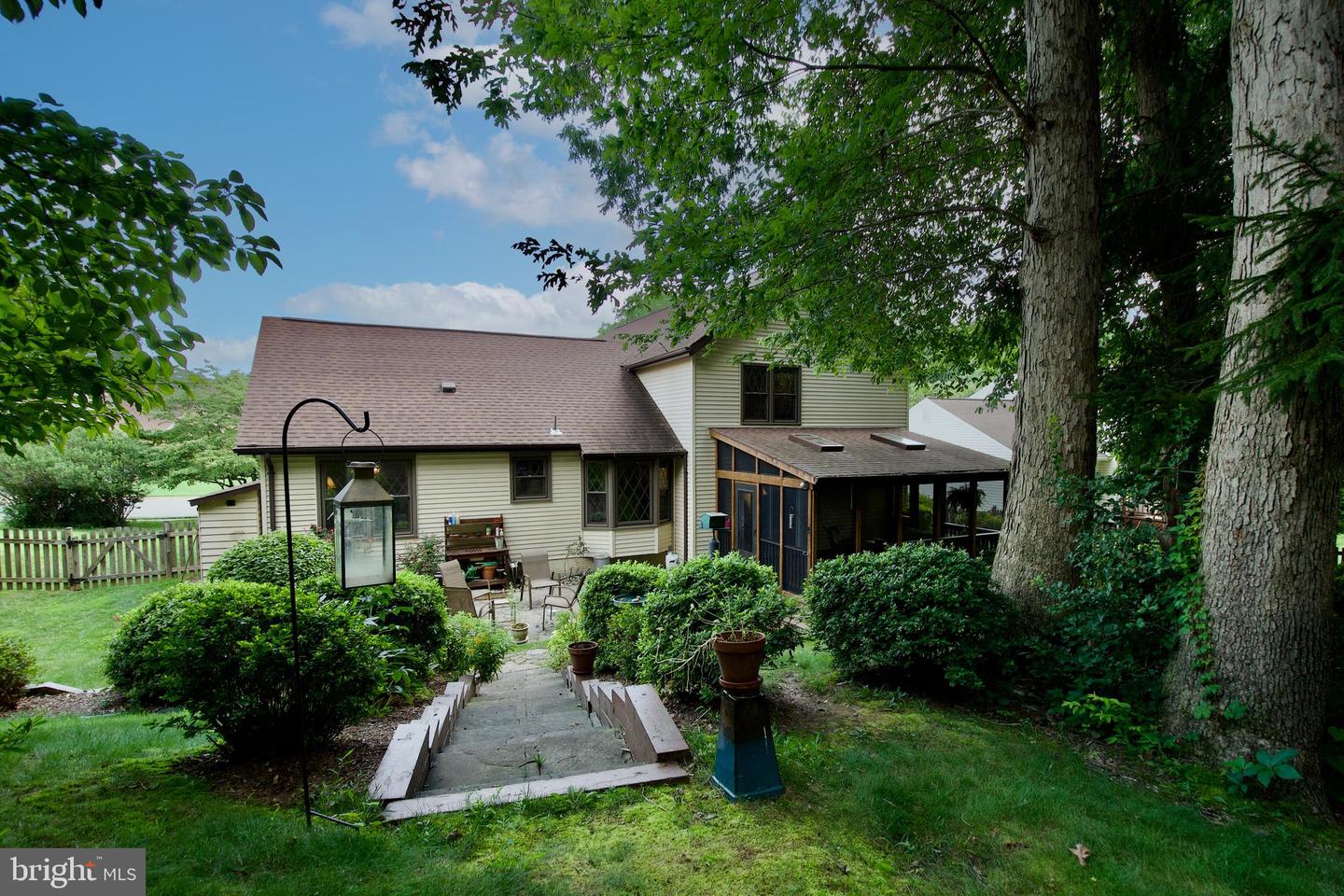 6012 BURNSIDE LANDING DR, BURKE, Virginia 22015, 4 Bedrooms Bedrooms, 12 Rooms Rooms,2 BathroomsBathrooms,Residential,For sale,6012 BURNSIDE LANDING DR,VAFX2248140 MLS # VAFX2248140
