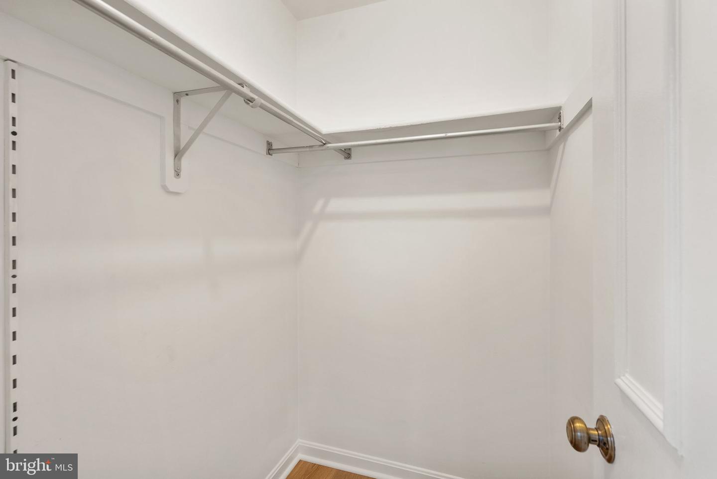 2500 FAIRFAX DR #B, ARLINGTON, Virginia 22201, 2 Bedrooms Bedrooms, ,2 BathroomsBathrooms,Residential,For sale,2500 FAIRFAX DR #B,VAAR2059402 MLS # VAAR2059402