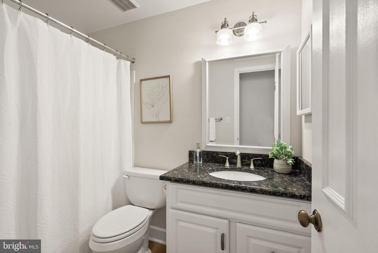 2500 FAIRFAX DR #B, ARLINGTON, Virginia 22201, 2 Bedrooms Bedrooms, ,2 BathroomsBathrooms,Residential,For sale,2500 FAIRFAX DR #B,VAAR2059402 MLS # VAAR2059402