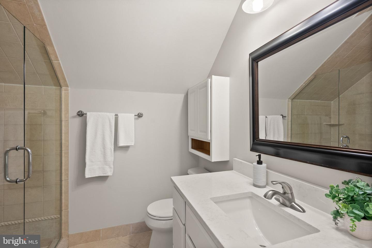 2500 FAIRFAX DR #B, ARLINGTON, Virginia 22201, 2 Bedrooms Bedrooms, ,2 BathroomsBathrooms,Residential,For sale,2500 FAIRFAX DR #B,VAAR2059402 MLS # VAAR2059402