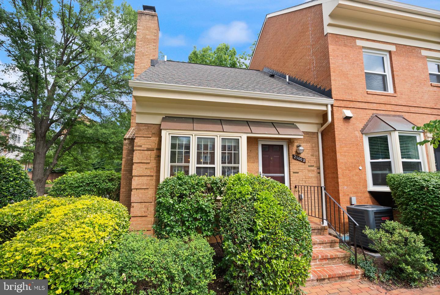 2500 FAIRFAX DR #B, ARLINGTON, Virginia 22201, 2 Bedrooms Bedrooms, ,2 BathroomsBathrooms,Residential,For sale,2500 FAIRFAX DR #B,VAAR2059402 MLS # VAAR2059402