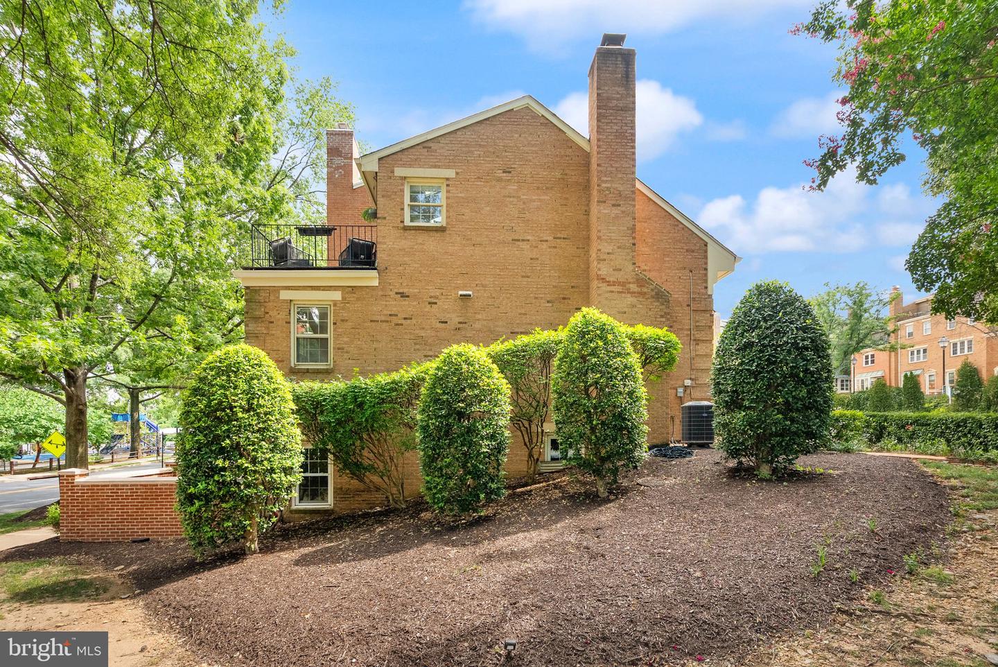 2500 FAIRFAX DR #B, ARLINGTON, Virginia 22201, 2 Bedrooms Bedrooms, ,2 BathroomsBathrooms,Residential,For sale,2500 FAIRFAX DR #B,VAAR2059402 MLS # VAAR2059402