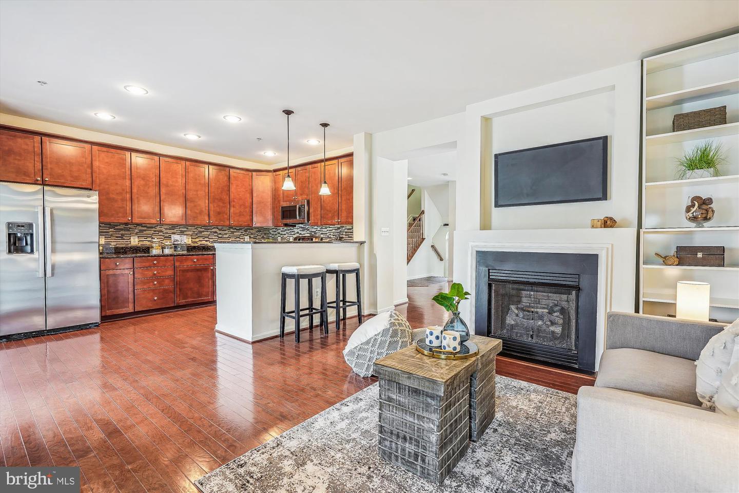 6070 ASTER HAVEN CIR, HAYMARKET, Virginia 20169, 3 Bedrooms Bedrooms, ,2 BathroomsBathrooms,Residential,For sale,6070 ASTER HAVEN CIR,VAPW2097348 MLS # VAPW2097348