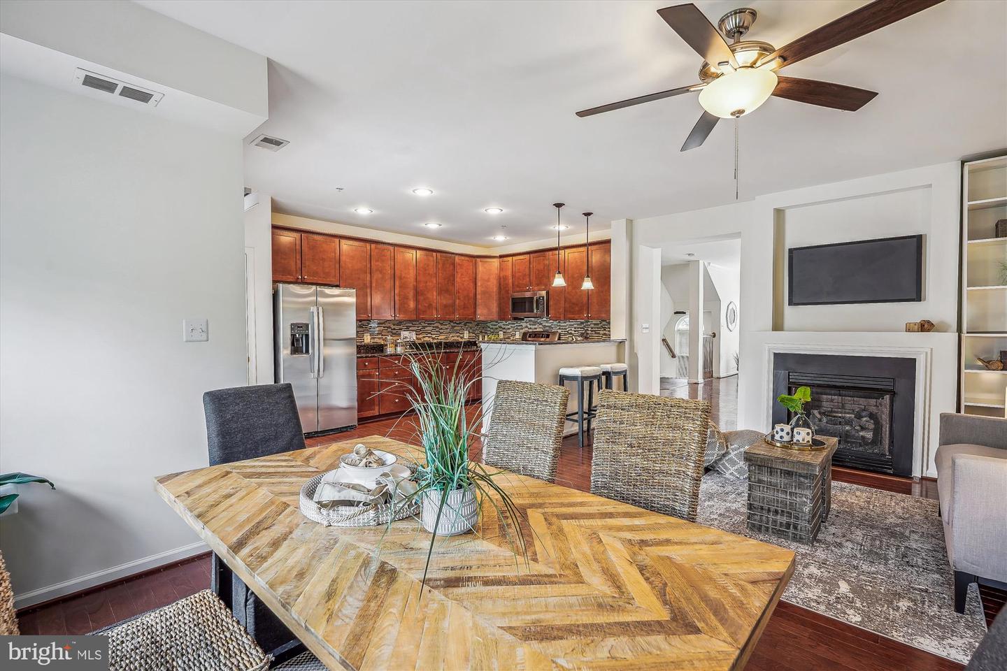 6070 ASTER HAVEN CIR, HAYMARKET, Virginia 20169, 3 Bedrooms Bedrooms, ,2 BathroomsBathrooms,Residential,For sale,6070 ASTER HAVEN CIR,VAPW2097348 MLS # VAPW2097348