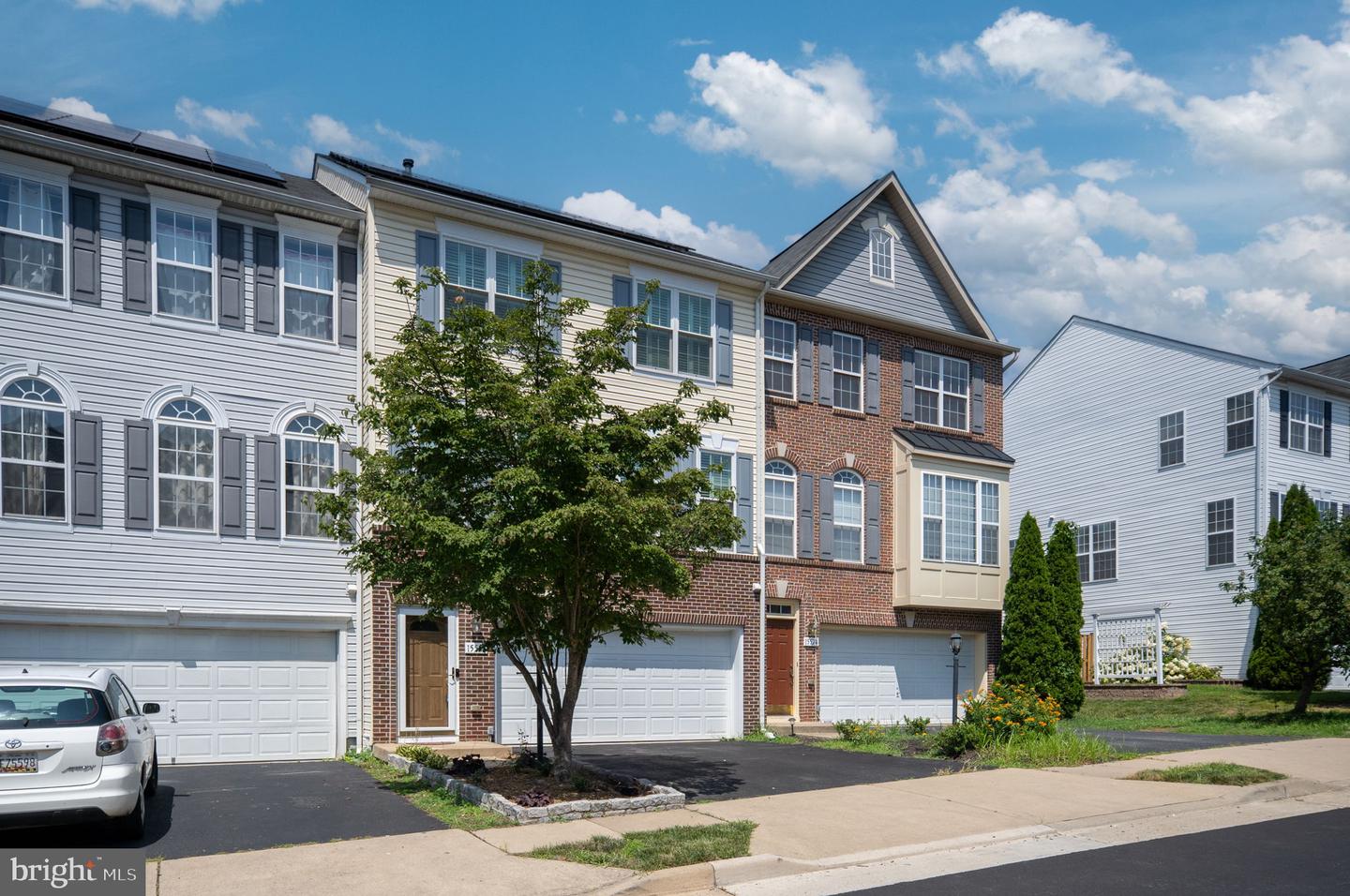 15526 CHICACOAN DR, WOODBRIDGE, Virginia 22191, 4 Bedrooms Bedrooms, ,4 BathroomsBathrooms,Residential,For sale,15526 CHICACOAN DR,VAPW2097828 MLS # VAPW2097828
