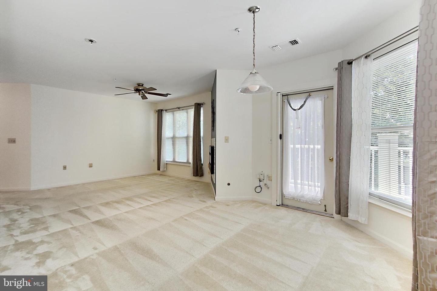 12915 ALTON SQ #307, HERNDON, Virginia 20170, 2 Bedrooms Bedrooms, ,2 BathroomsBathrooms,Residential,For sale,12915 ALTON SQ #307,VAFX2250000 MLS # VAFX2250000