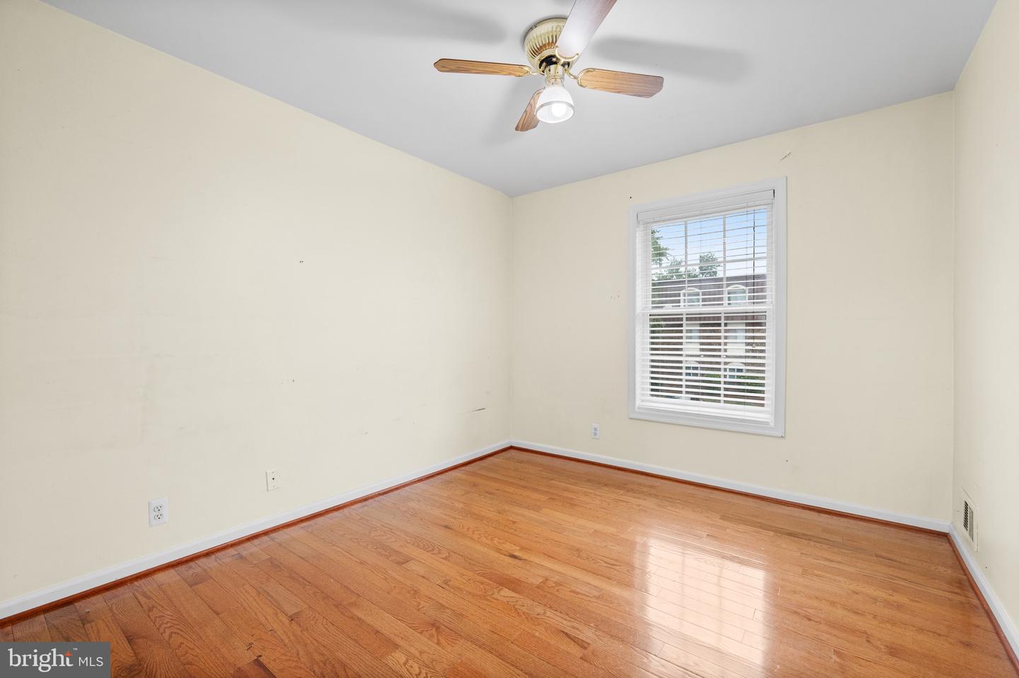 211 N DUKE DR, STERLING, Virginia 20164, 3 Bedrooms Bedrooms, ,1 BathroomBathrooms,Residential,For sale,211 N DUKE DR,VALO2100338 MLS # VALO2100338