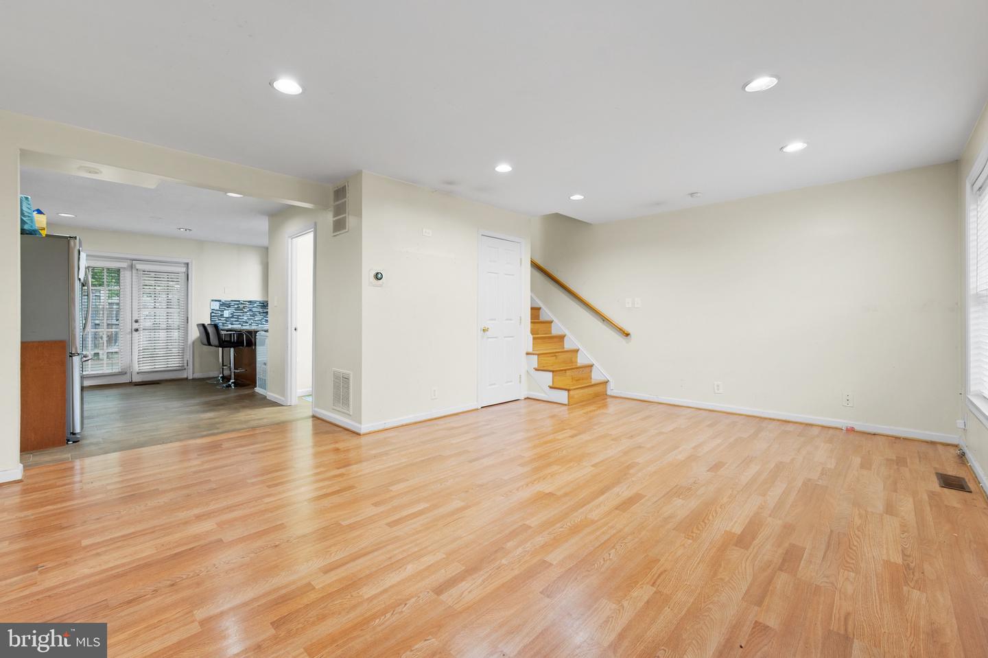 211 N DUKE DR, STERLING, Virginia 20164, 3 Bedrooms Bedrooms, ,1 BathroomBathrooms,Residential,For sale,211 N DUKE DR,VALO2100338 MLS # VALO2100338
