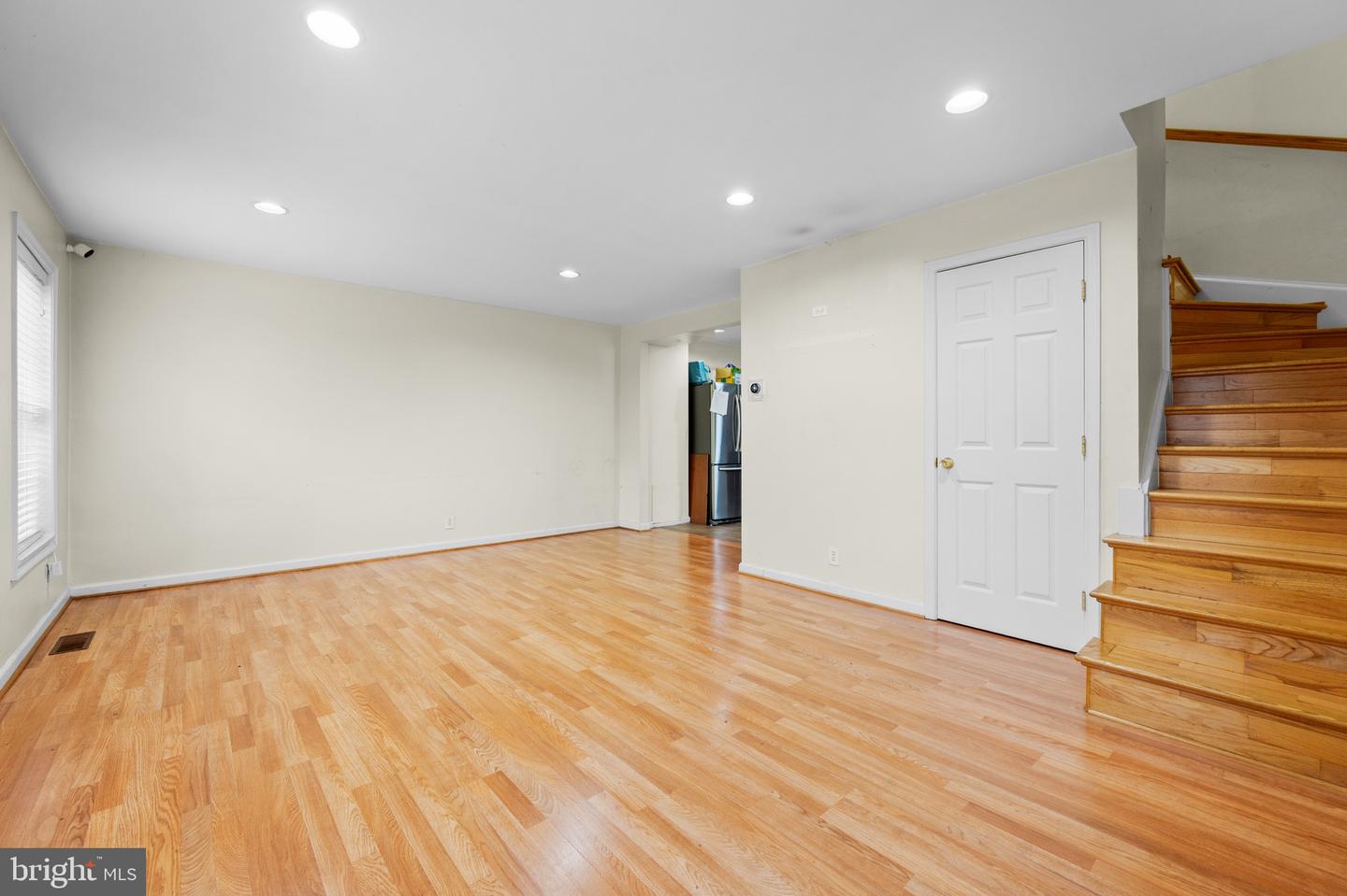 211 N DUKE DR, STERLING, Virginia 20164, 3 Bedrooms Bedrooms, ,1 BathroomBathrooms,Residential,For sale,211 N DUKE DR,VALO2100338 MLS # VALO2100338