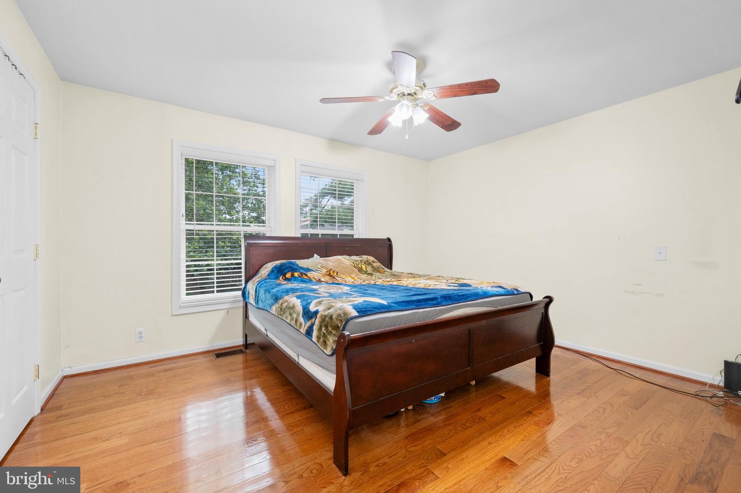 211 N DUKE DR, STERLING, Virginia 20164, 3 Bedrooms Bedrooms, ,1 BathroomBathrooms,Residential,For sale,211 N DUKE DR,VALO2100338 MLS # VALO2100338