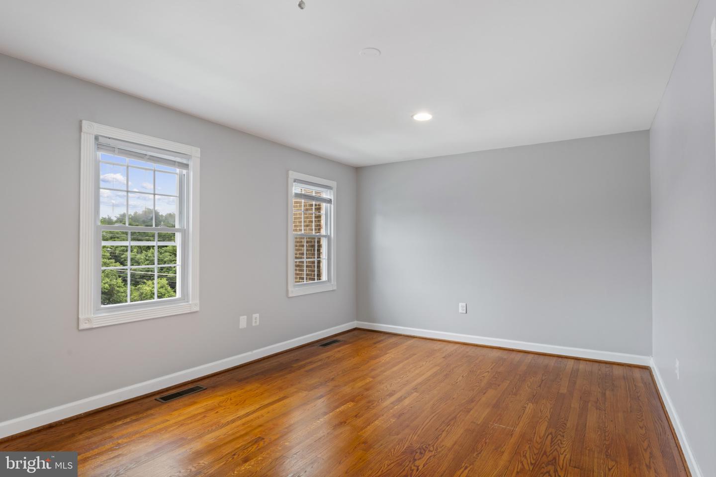 9518 UNITY LN, LORTON, Virginia 22079, 3 Bedrooms Bedrooms, ,2 BathroomsBathrooms,Residential,For sale,9518 UNITY LN,VAFX2250030 MLS # VAFX2250030