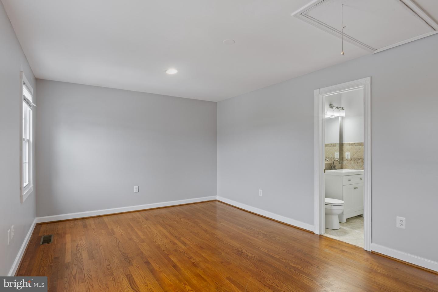 9518 UNITY LN, LORTON, Virginia 22079, 3 Bedrooms Bedrooms, ,2 BathroomsBathrooms,Residential,For sale,9518 UNITY LN,VAFX2250030 MLS # VAFX2250030