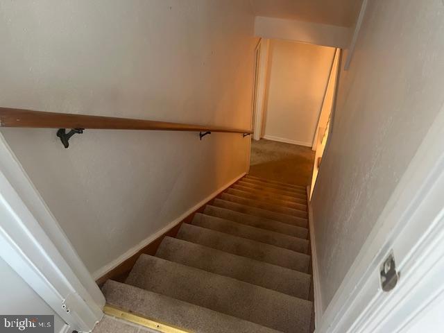 8704 LYNN SUSAN CT, SPRINGFIELD, Virginia 22152, 5 Bedrooms Bedrooms, ,3 BathroomsBathrooms,Residential,For sale,8704 LYNN SUSAN CT,VAFX2250100 MLS # VAFX2250100