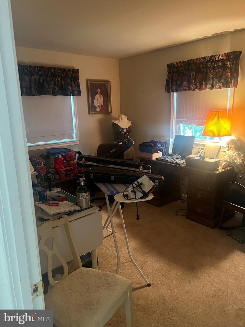 8704 LYNN SUSAN CT, SPRINGFIELD, Virginia 22152, 5 Bedrooms Bedrooms, ,3 BathroomsBathrooms,Residential,For sale,8704 LYNN SUSAN CT,VAFX2250100 MLS # VAFX2250100