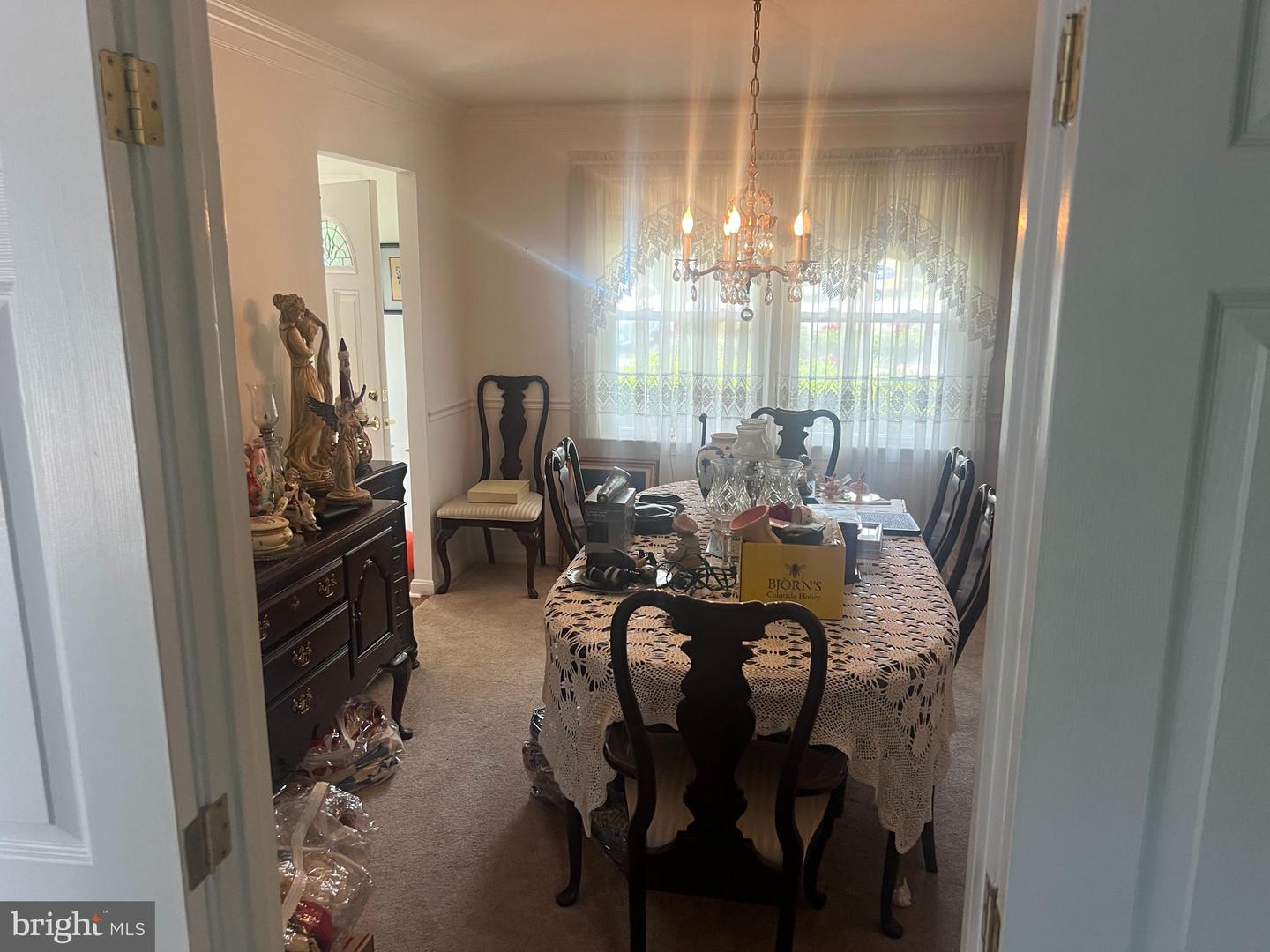 8704 LYNN SUSAN CT, SPRINGFIELD, Virginia 22152, 5 Bedrooms Bedrooms, ,3 BathroomsBathrooms,Residential,For sale,8704 LYNN SUSAN CT,VAFX2250100 MLS # VAFX2250100