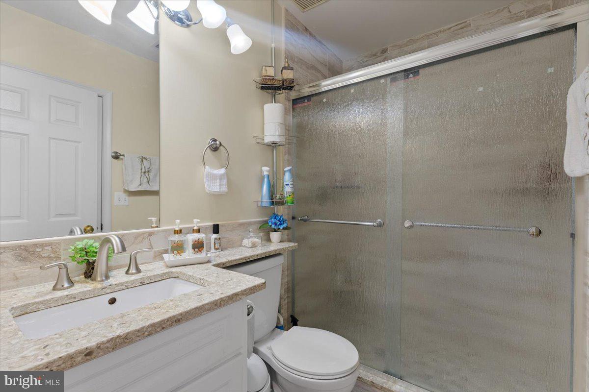 9218 GREENSHIRE DR, MANASSAS PARK, Virginia 20111, 5 Bedrooms Bedrooms, ,3 BathroomsBathrooms,Residential,For sale,9218 GREENSHIRE DR,VAMP2003134 MLS # VAMP2003134