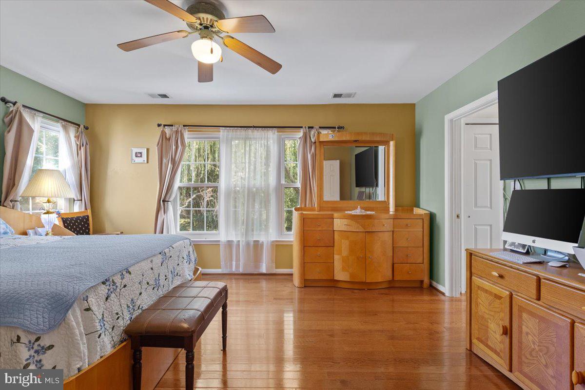 9218 GREENSHIRE DR, MANASSAS PARK, Virginia 20111, 5 Bedrooms Bedrooms, ,3 BathroomsBathrooms,Residential,For sale,9218 GREENSHIRE DR,VAMP2003134 MLS # VAMP2003134