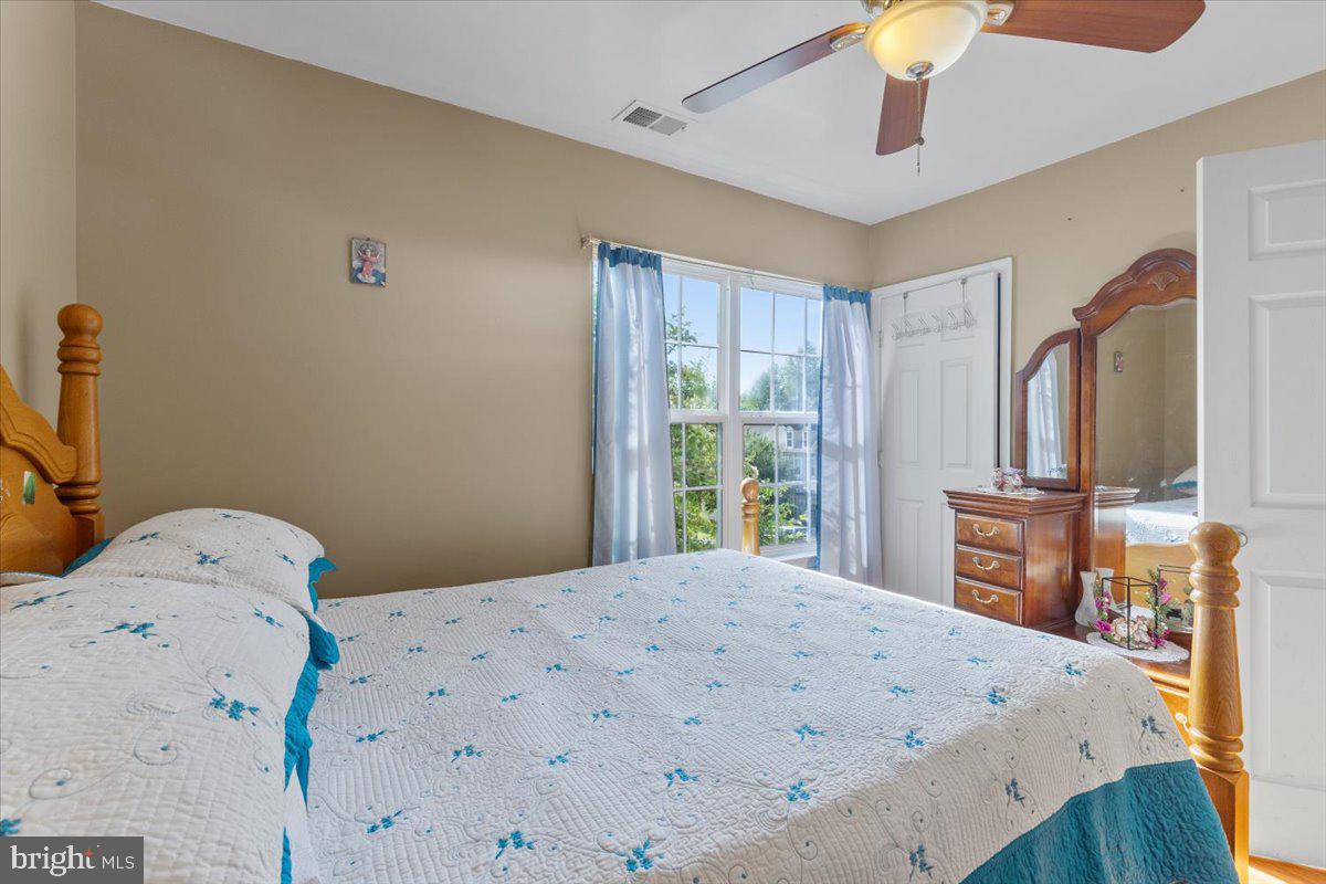 9218 GREENSHIRE DR, MANASSAS PARK, Virginia 20111, 5 Bedrooms Bedrooms, ,3 BathroomsBathrooms,Residential,For sale,9218 GREENSHIRE DR,VAMP2003134 MLS # VAMP2003134