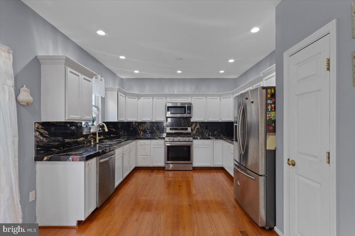 9218 GREENSHIRE DR, MANASSAS PARK, Virginia 20111, 5 Bedrooms Bedrooms, ,3 BathroomsBathrooms,Residential,For sale,9218 GREENSHIRE DR,VAMP2003134 MLS # VAMP2003134
