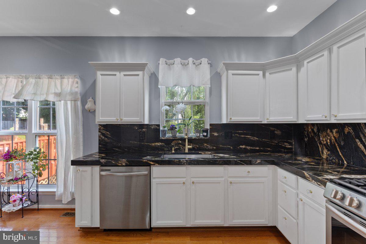 9218 GREENSHIRE DR, MANASSAS PARK, Virginia 20111, 5 Bedrooms Bedrooms, ,3 BathroomsBathrooms,Residential,For sale,9218 GREENSHIRE DR,VAMP2003134 MLS # VAMP2003134