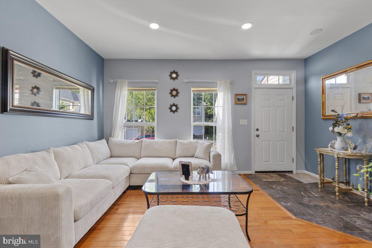 9218 GREENSHIRE DR, MANASSAS PARK, Virginia 20111, 5 Bedrooms Bedrooms, ,3 BathroomsBathrooms,Residential,For sale,9218 GREENSHIRE DR,VAMP2003134 MLS # VAMP2003134