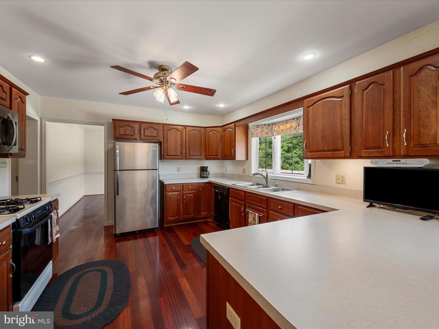 17212 SIMMONS RD, PURCELLVILLE, Virginia 20132, 4 Bedrooms Bedrooms, ,3 BathroomsBathrooms,Residential,For sale,17212 SIMMONS RD,VALO2100472 MLS # VALO2100472
