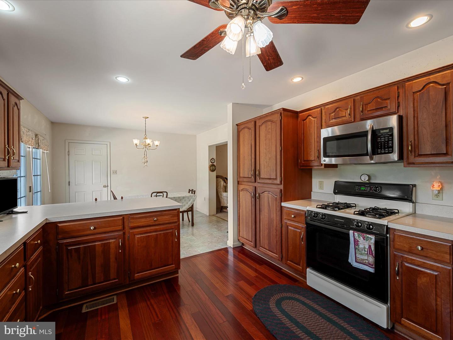 17212 SIMMONS RD, PURCELLVILLE, Virginia 20132, 4 Bedrooms Bedrooms, ,3 BathroomsBathrooms,Residential,For sale,17212 SIMMONS RD,VALO2100472 MLS # VALO2100472