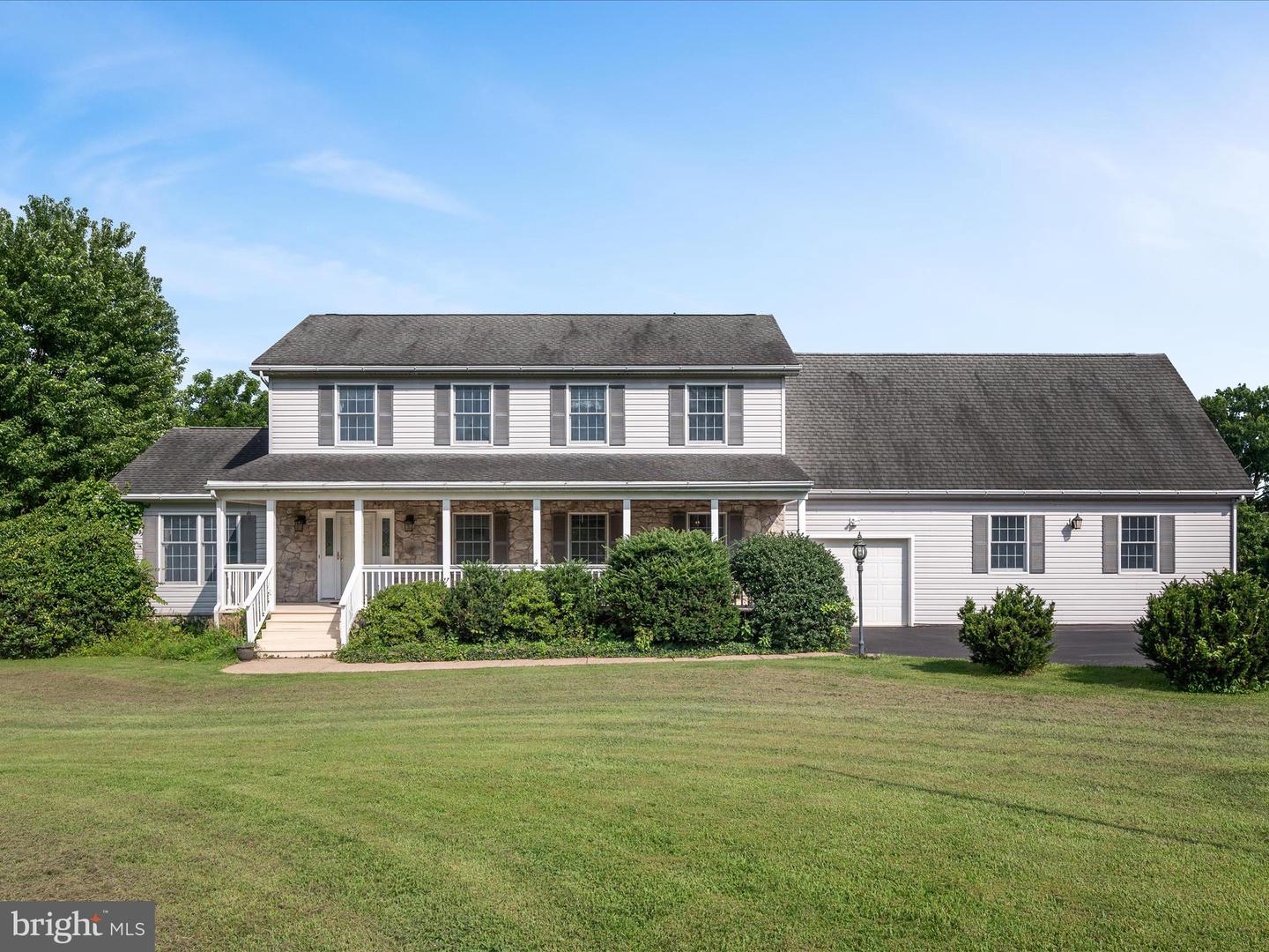 17212 SIMMONS RD, PURCELLVILLE, Virginia 20132, 4 Bedrooms Bedrooms, ,3 BathroomsBathrooms,Residential,For sale,17212 SIMMONS RD,VALO2100472 MLS # VALO2100472