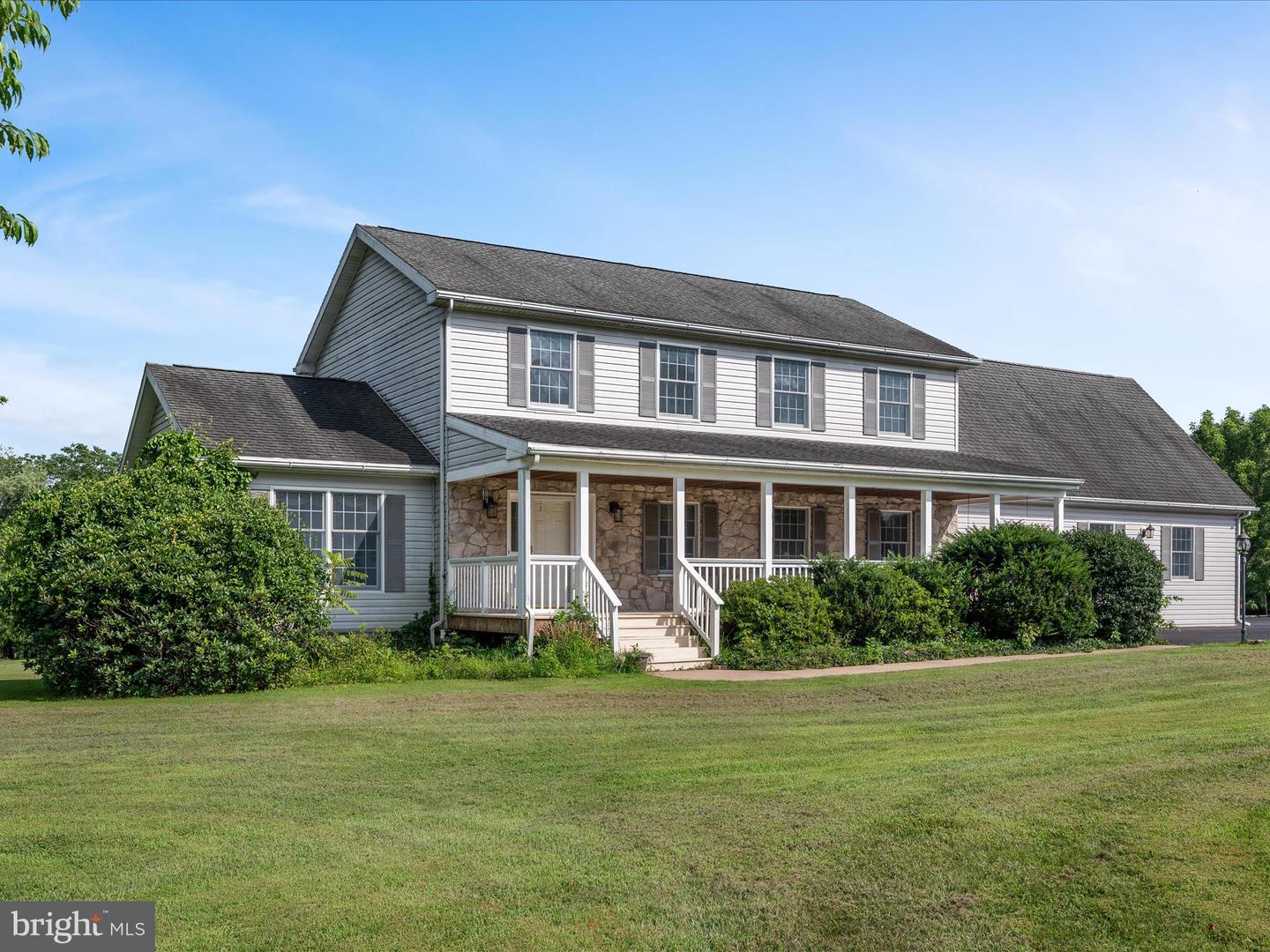 17212 SIMMONS RD, PURCELLVILLE, Virginia 20132, 4 Bedrooms Bedrooms, ,3 BathroomsBathrooms,Residential,For sale,17212 SIMMONS RD,VALO2100472 MLS # VALO2100472
