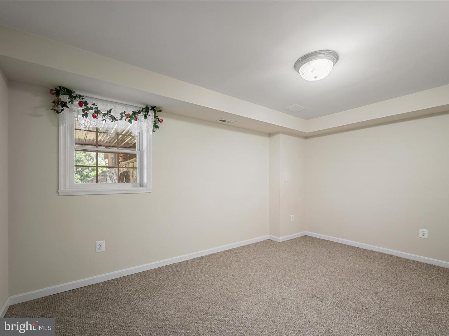 17212 SIMMONS RD, PURCELLVILLE, Virginia 20132, 4 Bedrooms Bedrooms, ,3 BathroomsBathrooms,Residential,For sale,17212 SIMMONS RD,VALO2100472 MLS # VALO2100472