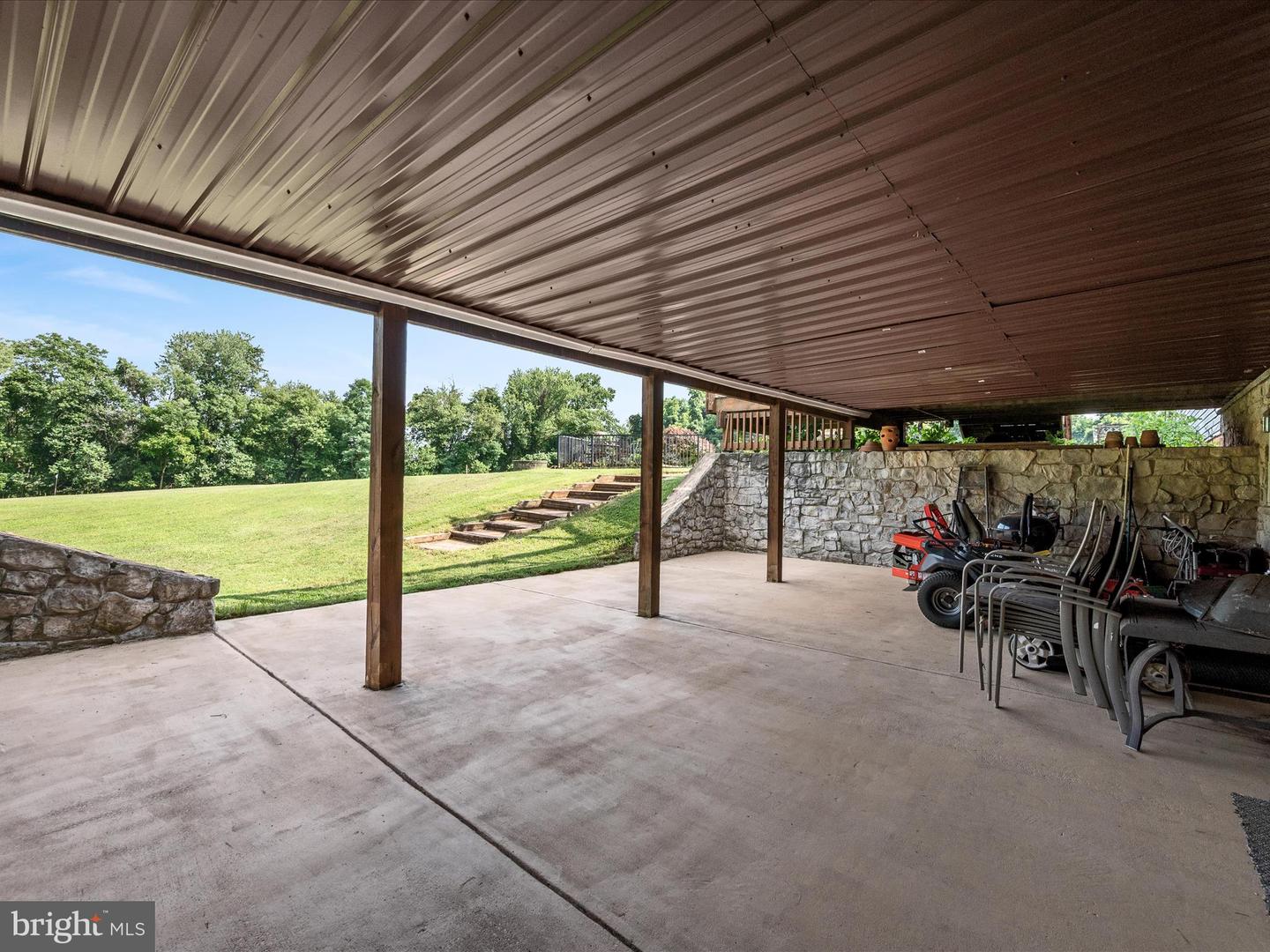 17212 SIMMONS RD, PURCELLVILLE, Virginia 20132, 4 Bedrooms Bedrooms, ,3 BathroomsBathrooms,Residential,For sale,17212 SIMMONS RD,VALO2100472 MLS # VALO2100472