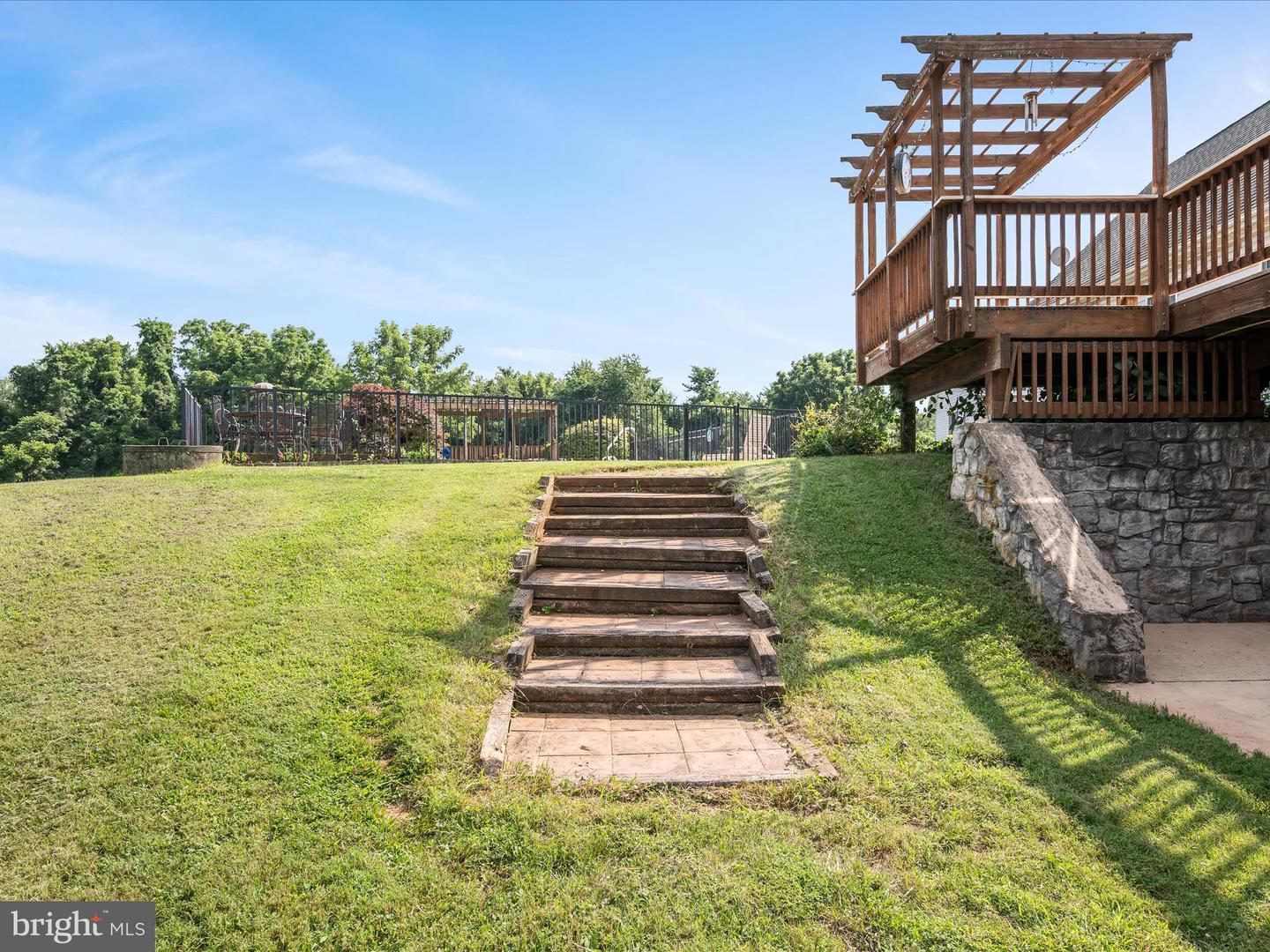 17212 SIMMONS RD, PURCELLVILLE, Virginia 20132, 4 Bedrooms Bedrooms, ,3 BathroomsBathrooms,Residential,For sale,17212 SIMMONS RD,VALO2100472 MLS # VALO2100472