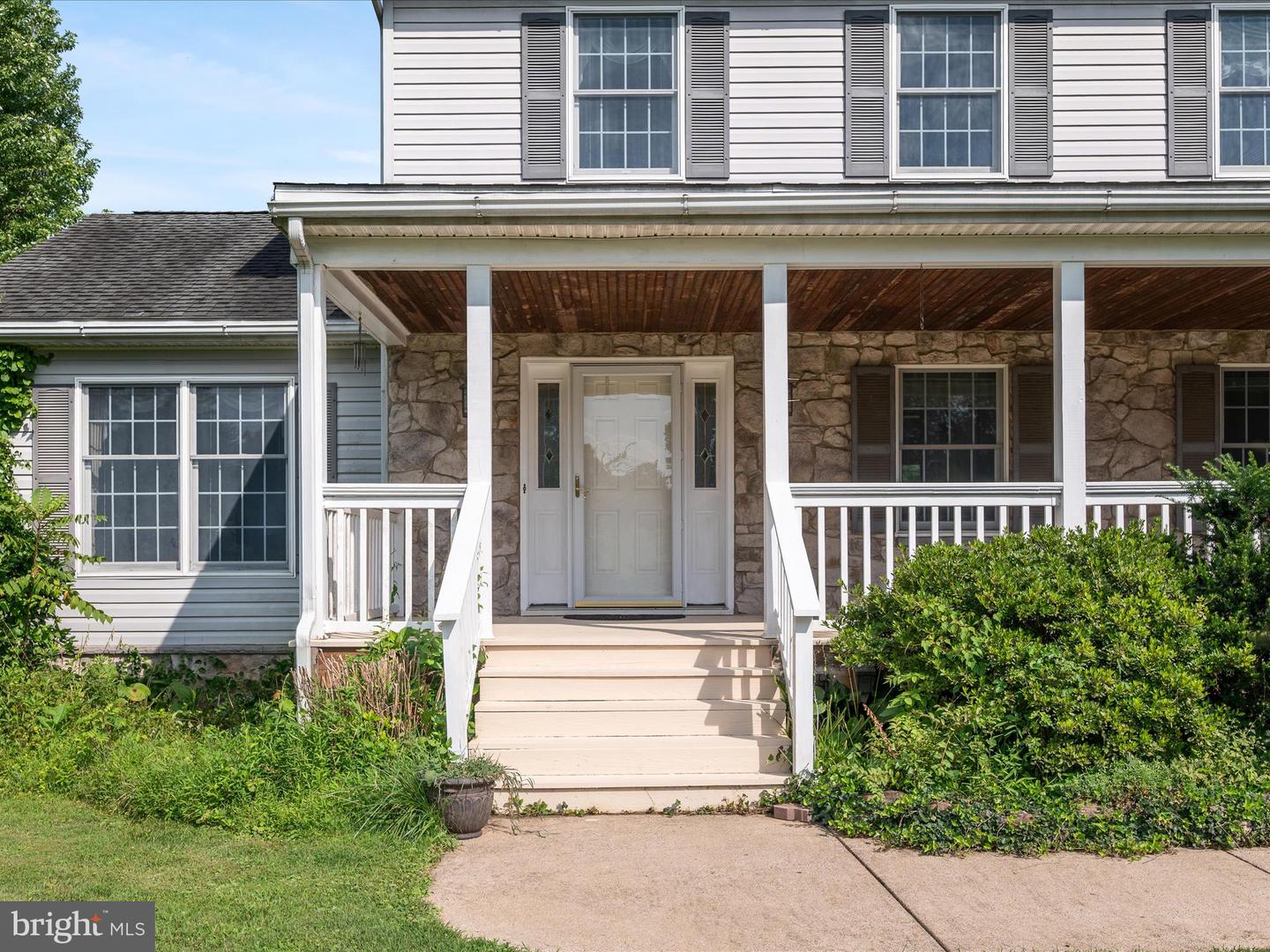 17212 SIMMONS RD, PURCELLVILLE, Virginia 20132, 4 Bedrooms Bedrooms, ,3 BathroomsBathrooms,Residential,For sale,17212 SIMMONS RD,VALO2100472 MLS # VALO2100472