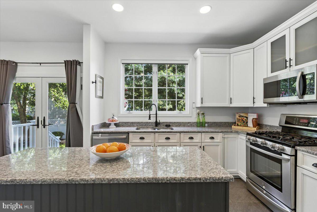 8207 PEGGYS CT, GAINESVILLE, Virginia 20155, 5 Bedrooms Bedrooms, ,3 BathroomsBathrooms,Residential,For sale,8207 PEGGYS CT,VAPW2098290 MLS # VAPW2098290