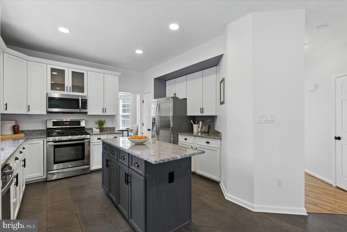 8207 PEGGYS CT, GAINESVILLE, Virginia 20155, 5 Bedrooms Bedrooms, ,3 BathroomsBathrooms,Residential,For sale,8207 PEGGYS CT,VAPW2098290 MLS # VAPW2098290